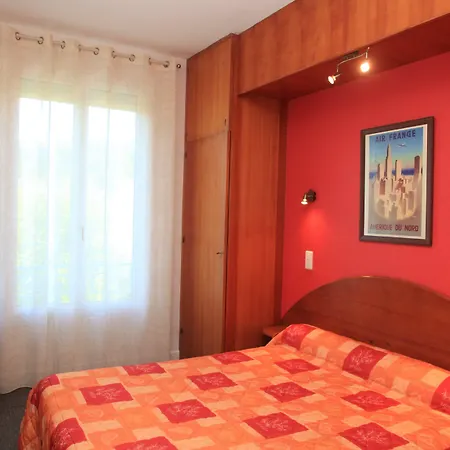 De L'aviation 3* لا بوربول