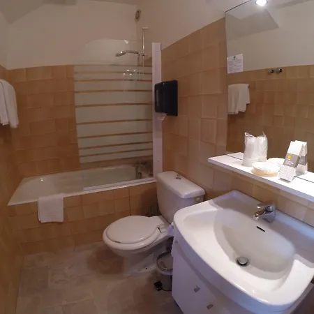 De L'aviation فندق