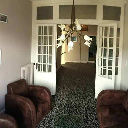 De L'aviation فندق