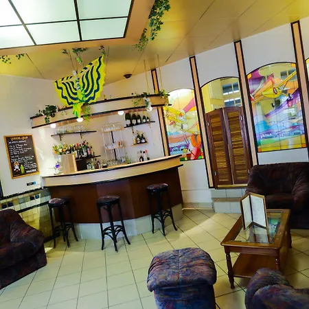 فندق De L'aviation لا بوربول