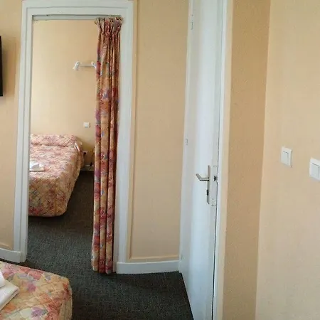 Hotel De L'aviation 3*