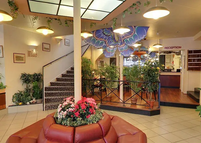 Отель De L'aviation Ла-Бурбуль