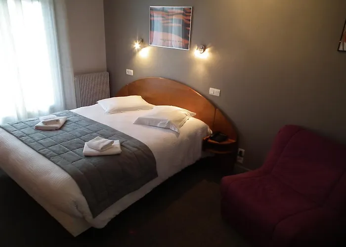 Отель De L'aviation Ла-Бурбуль