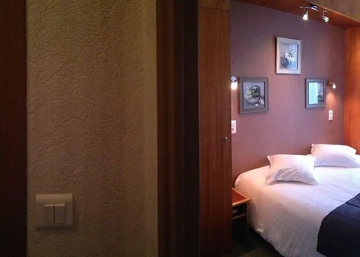 Отель De L'aviation Ла-Бурбуль