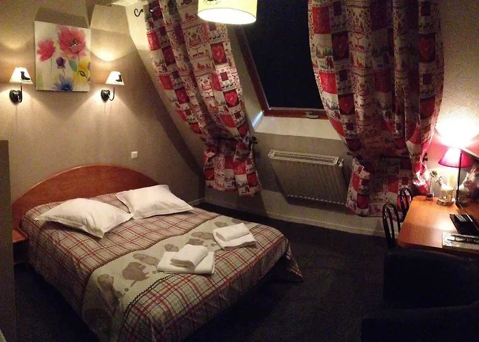 Отель De L'aviation Ла-Бурбуль